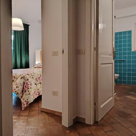 Bed and breakfast Casaregina In Collina 3*