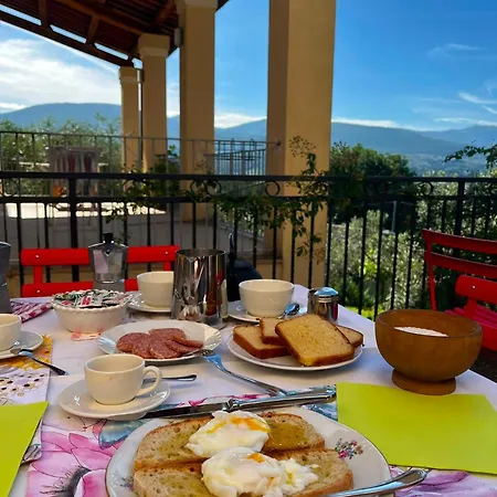 Casaregina In Collina 3*